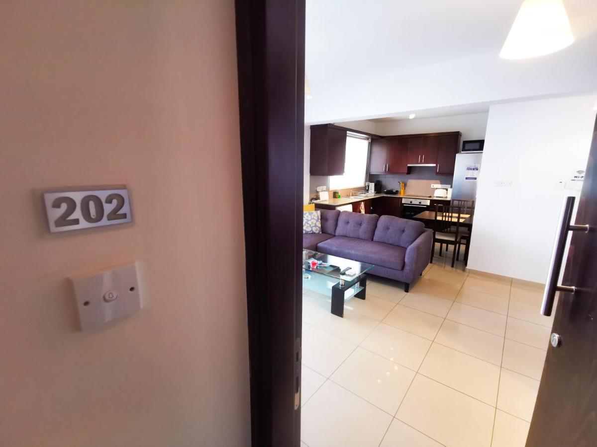 Promenade Breeze City Apartment Larnaca Exterior foto